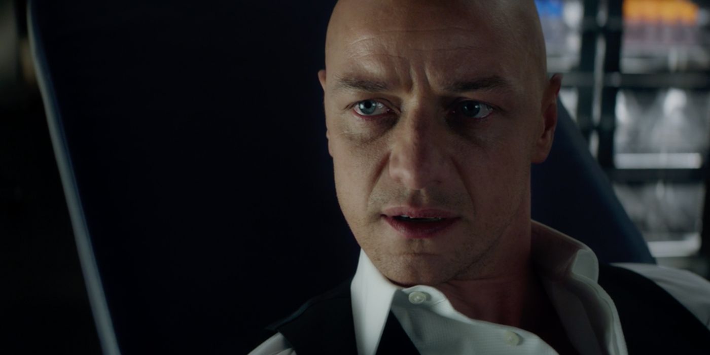 James McCavoy in rolul profesorului X descheiat in X-Men Dark Phoenix