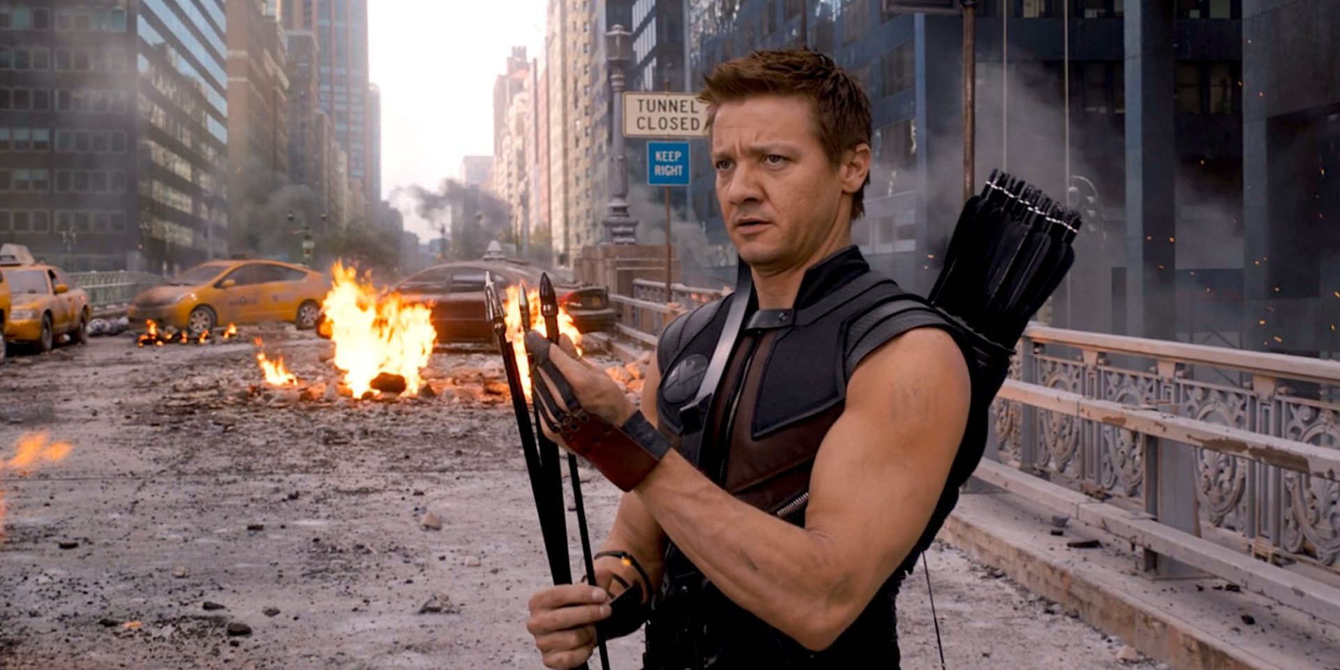 Jeremy Renner ca Hawkeye in The Avengers din 2012