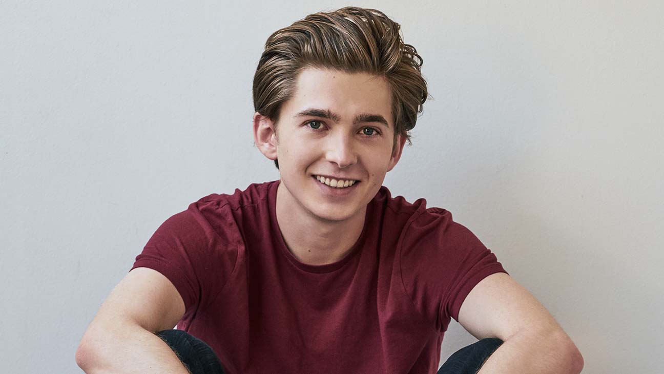 austin-abrams.jpg