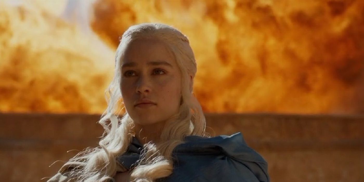 Emilia Clarke in rolul lui Daenerys Targaryen in Game of Thrones a fost prezentata