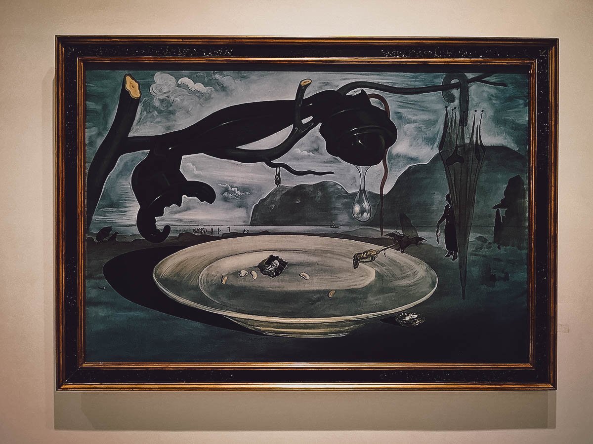 Ghid de calatorie la Madrid in fotografii: Pictura de Salvador Dali la Muzeul Reina Sofia