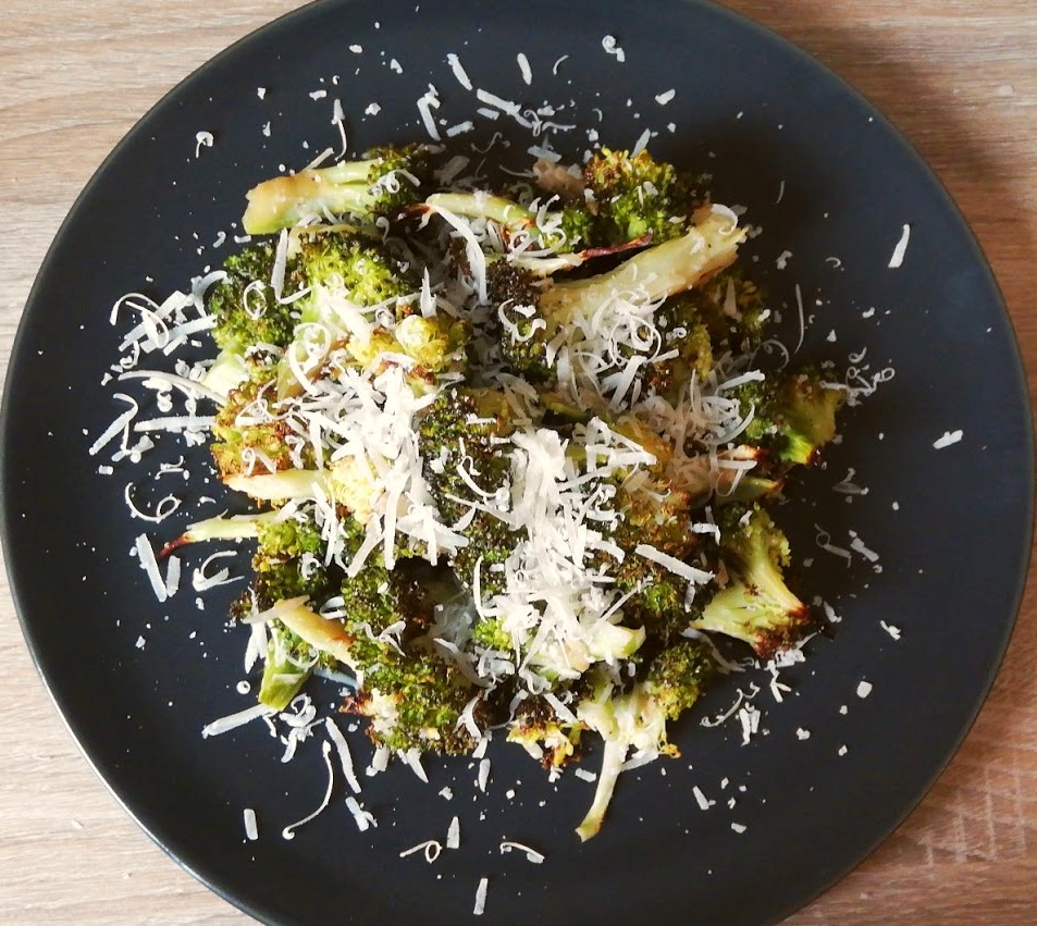 broccoli-la-cuptor-cu-parmezan.jpg