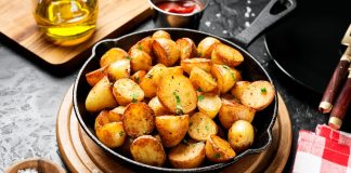Cartofi la cuptor – Retete de cartofi aurii la cuptor cartofi la cuptor