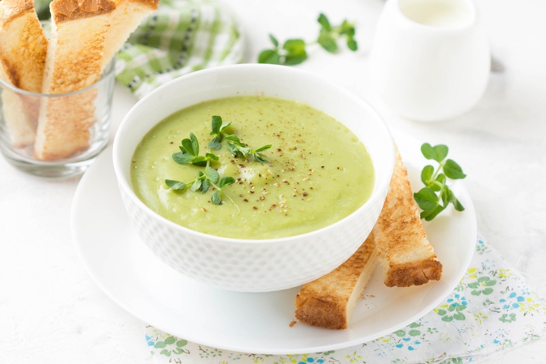 supa-crema-de-praz-cu-legume-1.jpg